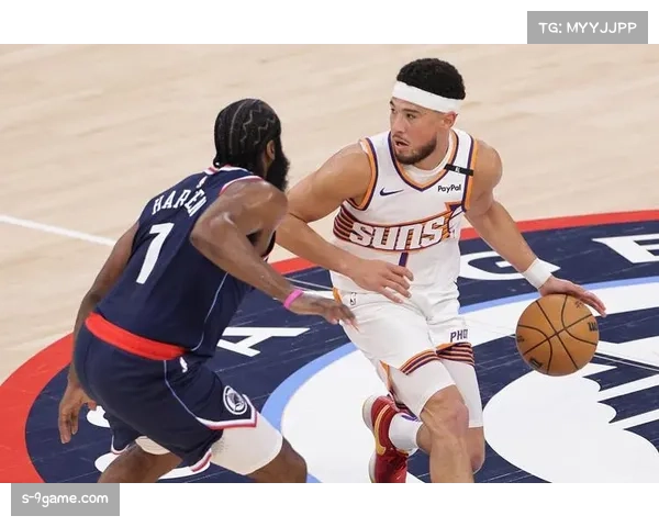 布克此役表现不佳，半场命中率仅11%，需调整状态